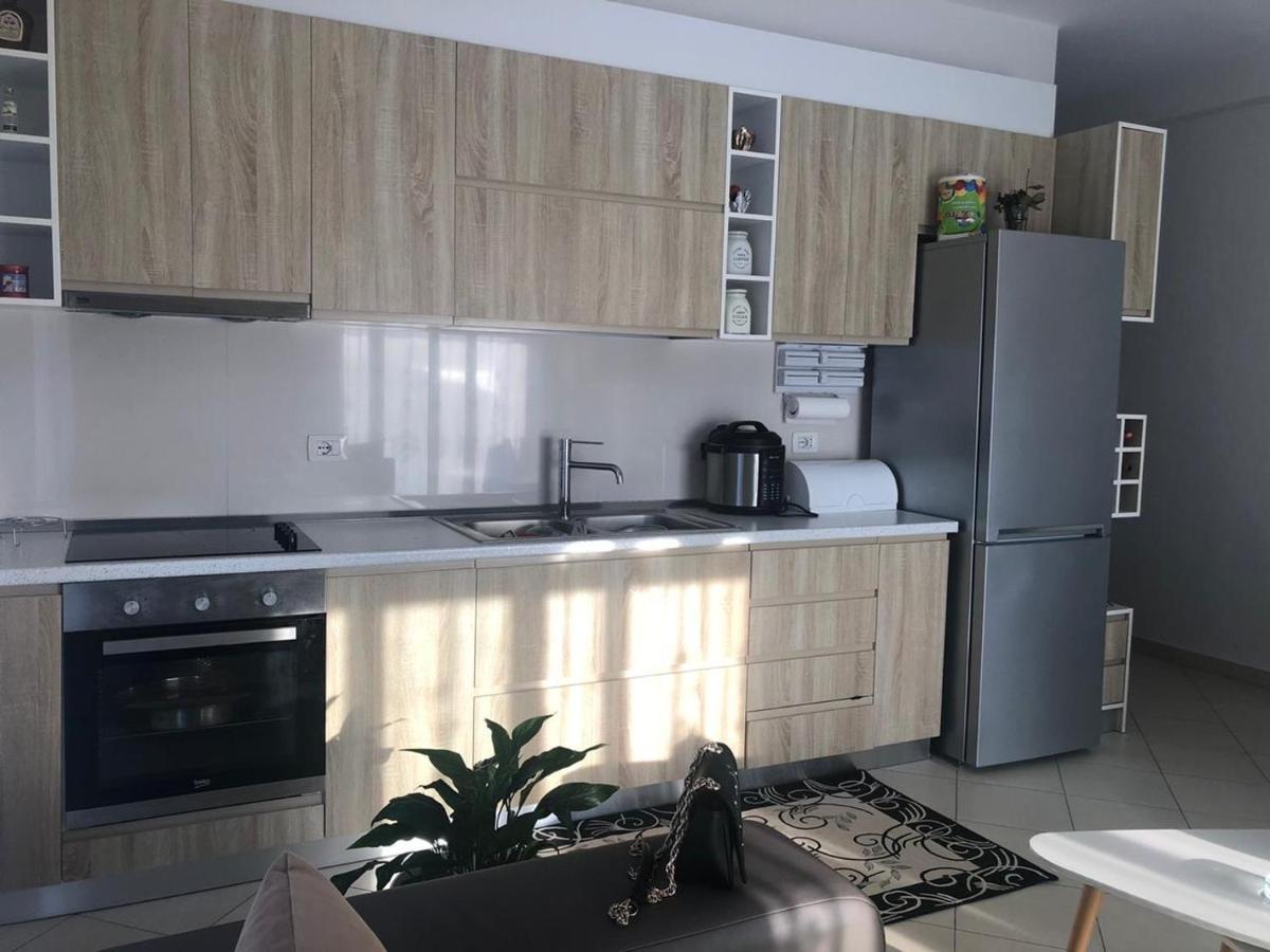 Julia Apartments Vlorë Εξωτερικό φωτογραφία